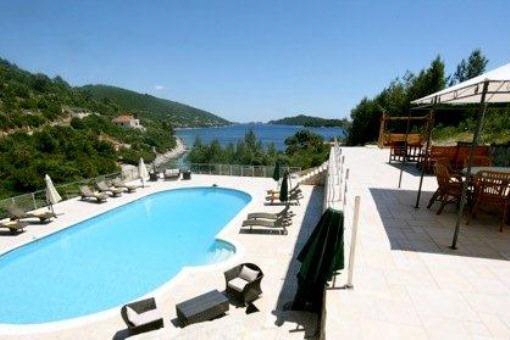 Pool-und-Meerblick-Korcula