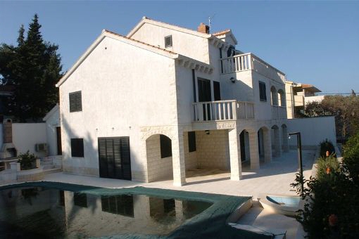 swimmingpool-insel-brac