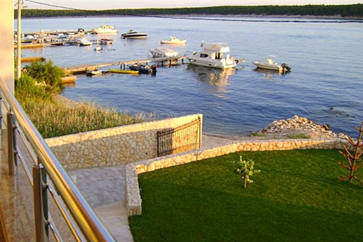 Meer-Bootanleger-Rab